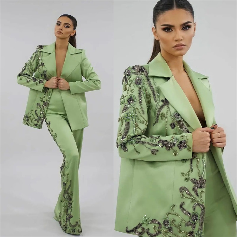 Women'S Green Formal Wear - مصمم الأخضر الساتان النساء الدعاوى مجموعة