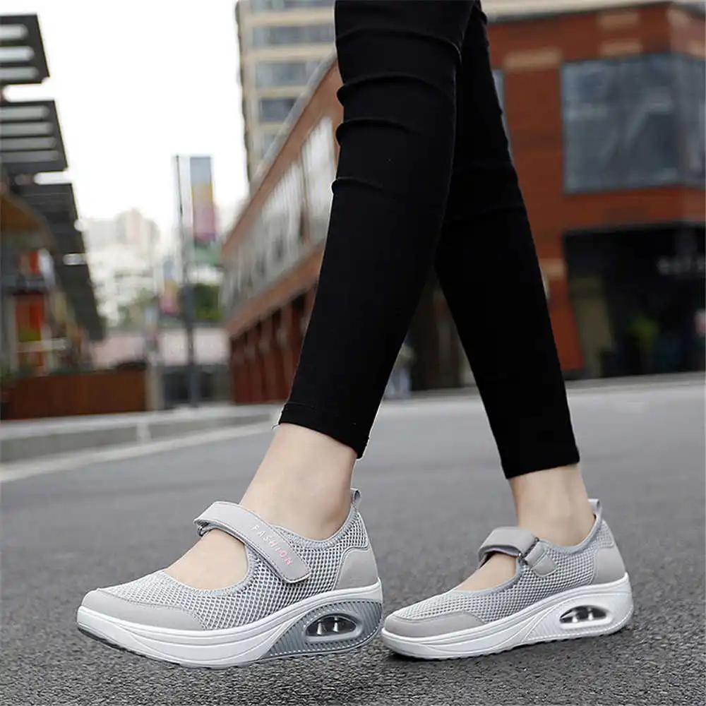 Formal Women Daily Wear Slippers - 36-41 أحذية رياضية ملونة للموسم ديمي