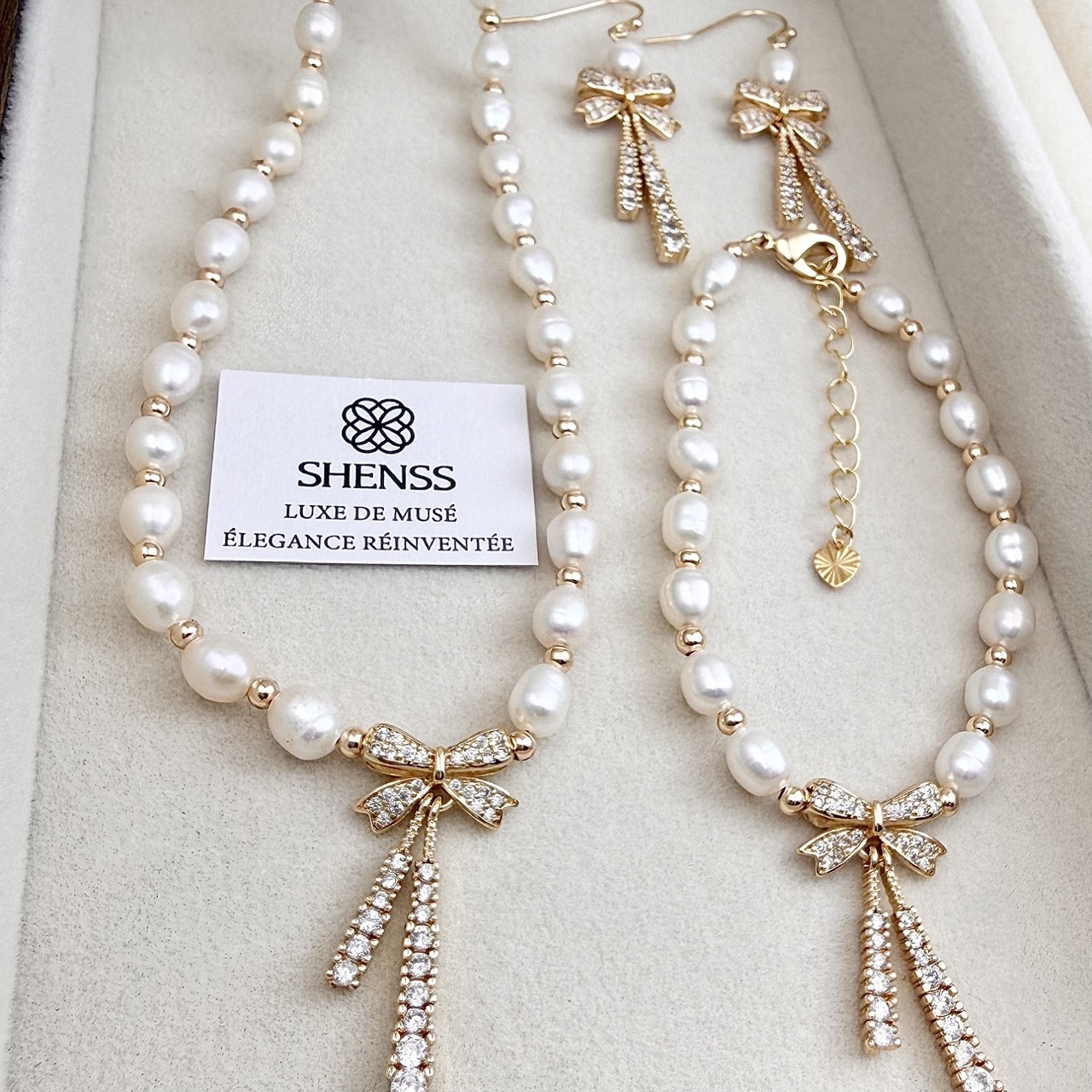 طقم مجوهرات فاخر وعصري: قلادة  - مراجعة Pearl Necklace Set وسعره