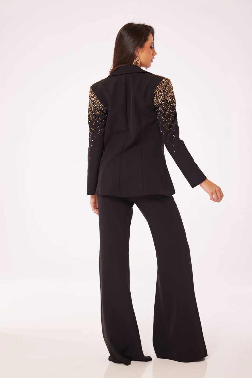بدلات نسائية بتصميم فريد من قط - مراجعة Unique Women'S Formal Wear وسعره