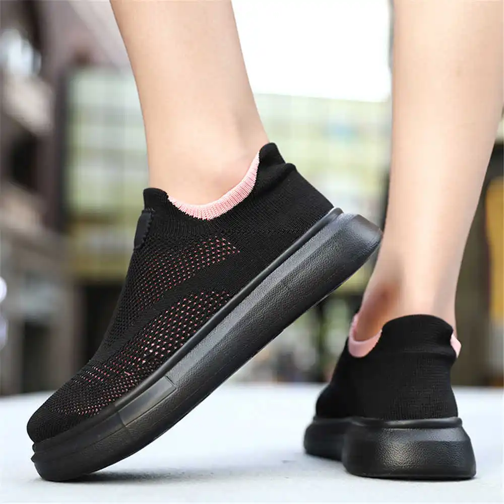جوارب رياضية للنساء ، أحذية بن - مراجعة Formal Women Daily Wear Slippers وسعره
